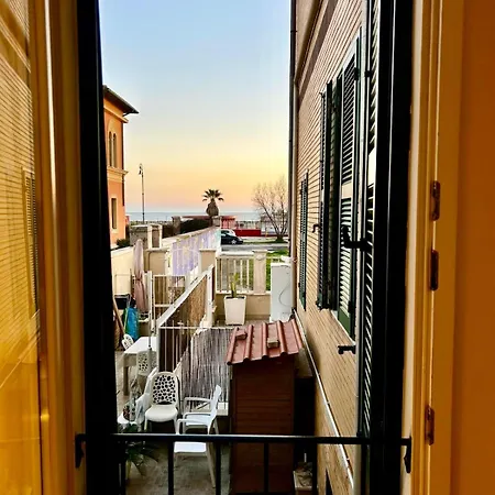 Acqua Marina Sea View Apartment *